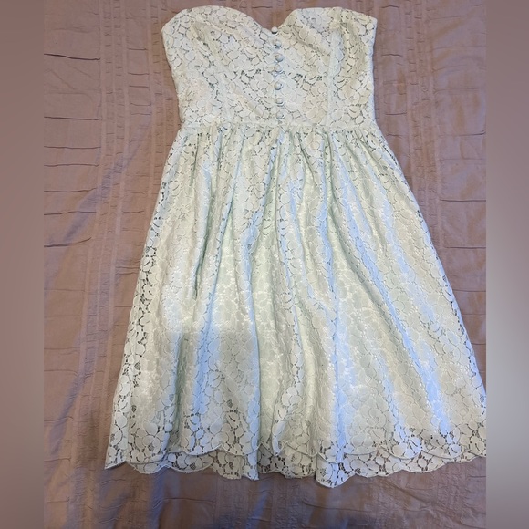 Aritzia Talula Strapless Light Seafoam Green - Picture 1 of 4